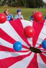 Ferienfußballschule 2019 - Spiele mit dem Schwungtuch
