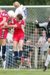 Fehler Kabakci - aber Maik Götzky rettet gegen zwei LSK-Spieler Foto: ar