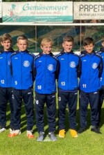 Die 2006er in ihren neuen Trainingsanzügen von Lieberich Bau